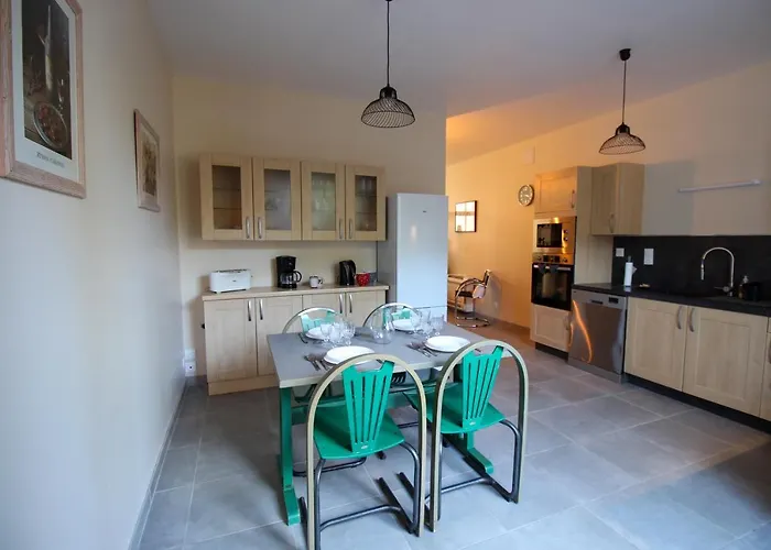 L'ostalada Αλμπί